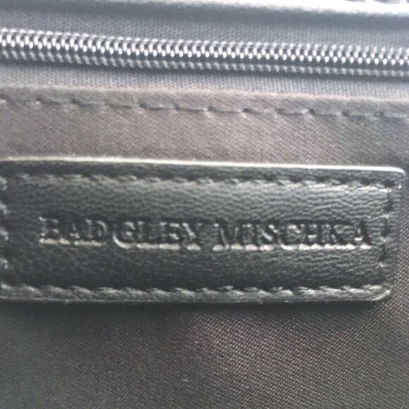 Badgley Mischka Crossbody Purse Bag Black Quilted Gold Studs Chain Faux Leather - Picture 5 of 10